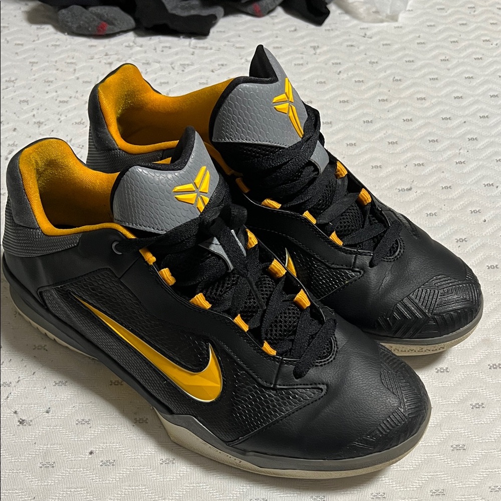 Nike Kobe Black Mamba, Black and Yellow Athletic Shoes